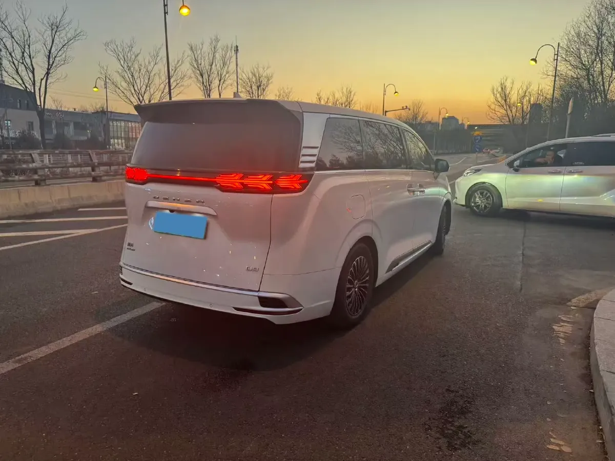 2022 Mercedes-Benz GLC Class 2.0T 197HP L4 9AT,autocango,china used car exporter,china ev exporter,chinese used car exporter,chinese used ev exporter