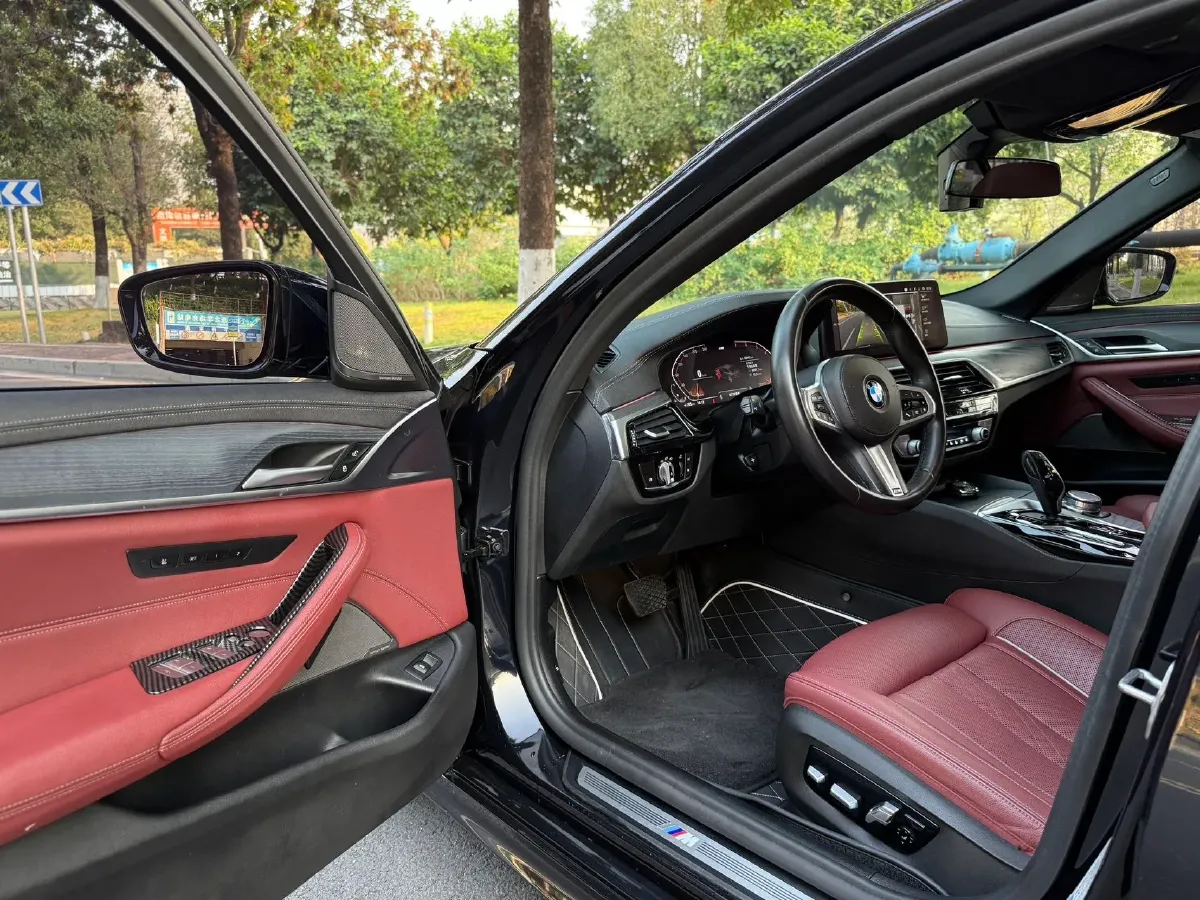 2021 BMW 5 Series 2.0T 252HP L4 8AT,autocango,china used car exporter,china ev exporter,chinese used car exporter,chinese used ev exporter