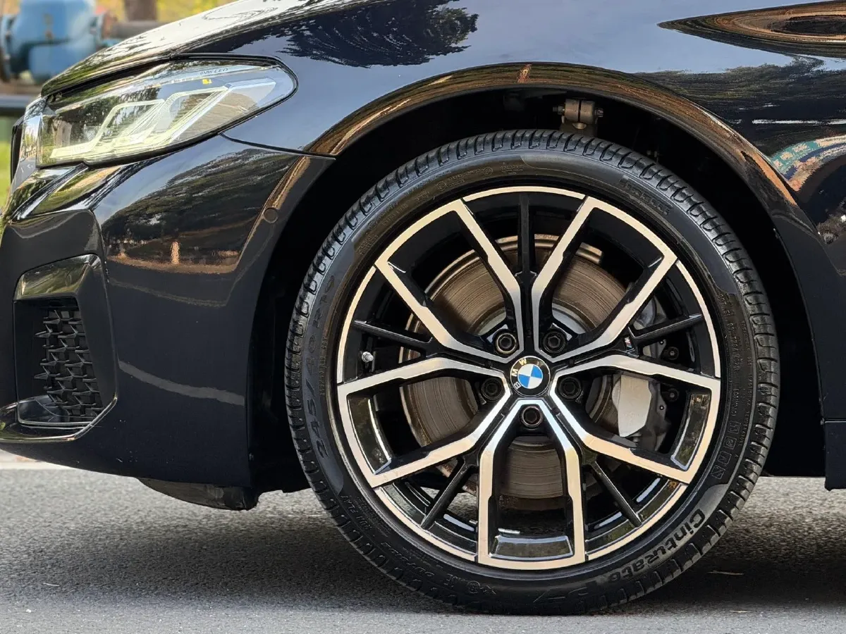 2021 BMW 5 Series 2.0T 252HP L4 8AT,autocango,china used car exporter,china ev exporter,chinese used car exporter,chinese used ev exporter