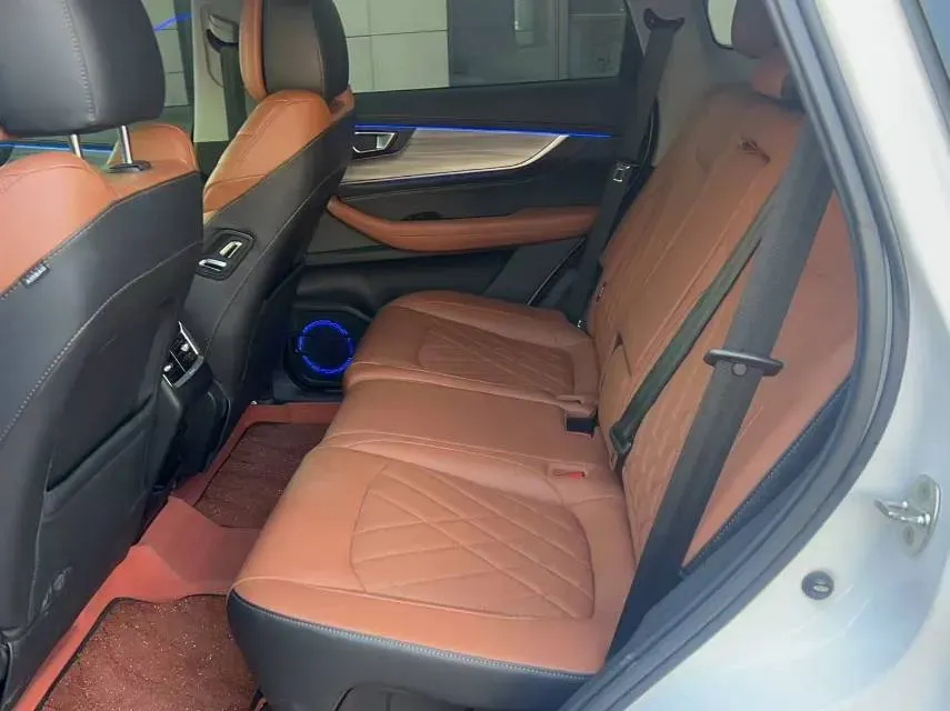 2021 Chery Tiggo 8 Plus 1.6T 197HP L4 7DCT,autocango,china used car exporter,china ev exporter,chinese used car exporter,chinese used ev exporter