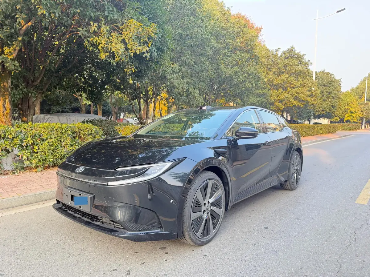 2025 Toyota bZ5 BEV