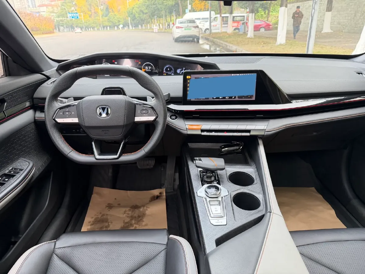 2023 ChangAn UNI-V 1.5T 188HP L4 7DCT,autocango,china used car exporter,china ev exporter,chinese used car exporter,chinese used ev exporter