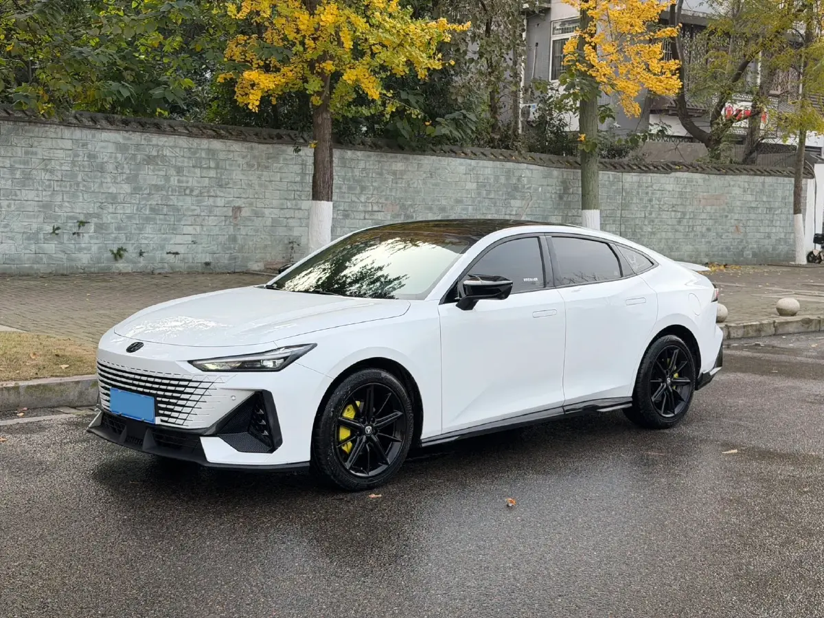 2023 ChangAn UNI-V 1.5T 188HP L4 7DCT