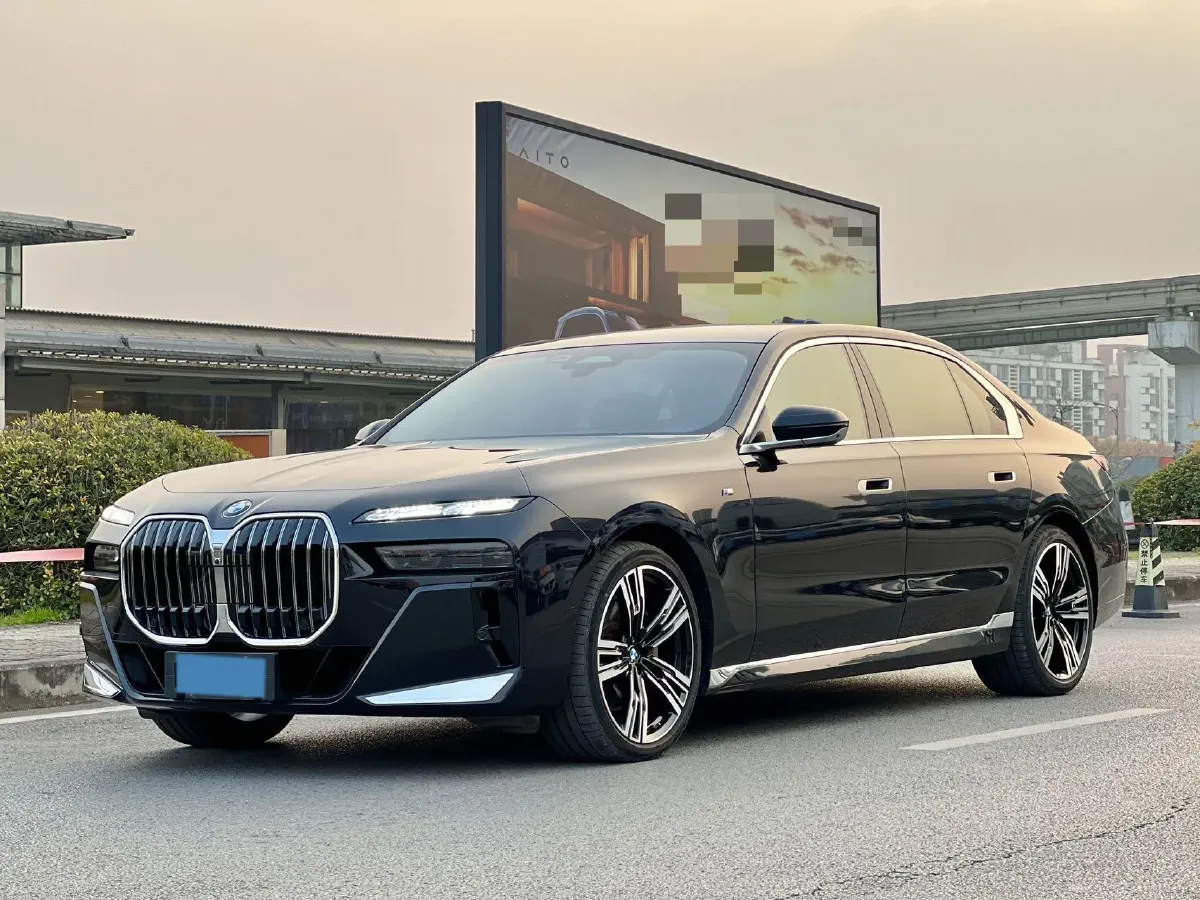 2023 BMW 7 Series 3.0T 381HP L6 8AT,autocango,china used car exporter,china ev exporter,chinese used car exporter,chinese used ev exporter