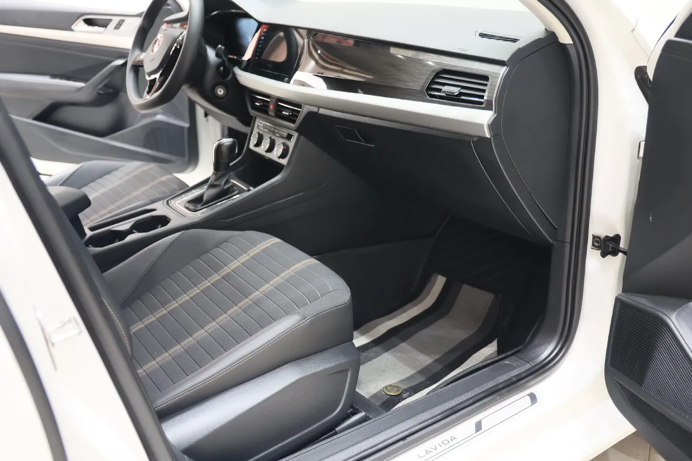 2022 Volkswagen Sagitar 1.2T 116HP L4 7DCT,autocango,china used car exporter,china ev exporter,chinese used car exporter,chinese used ev exporter