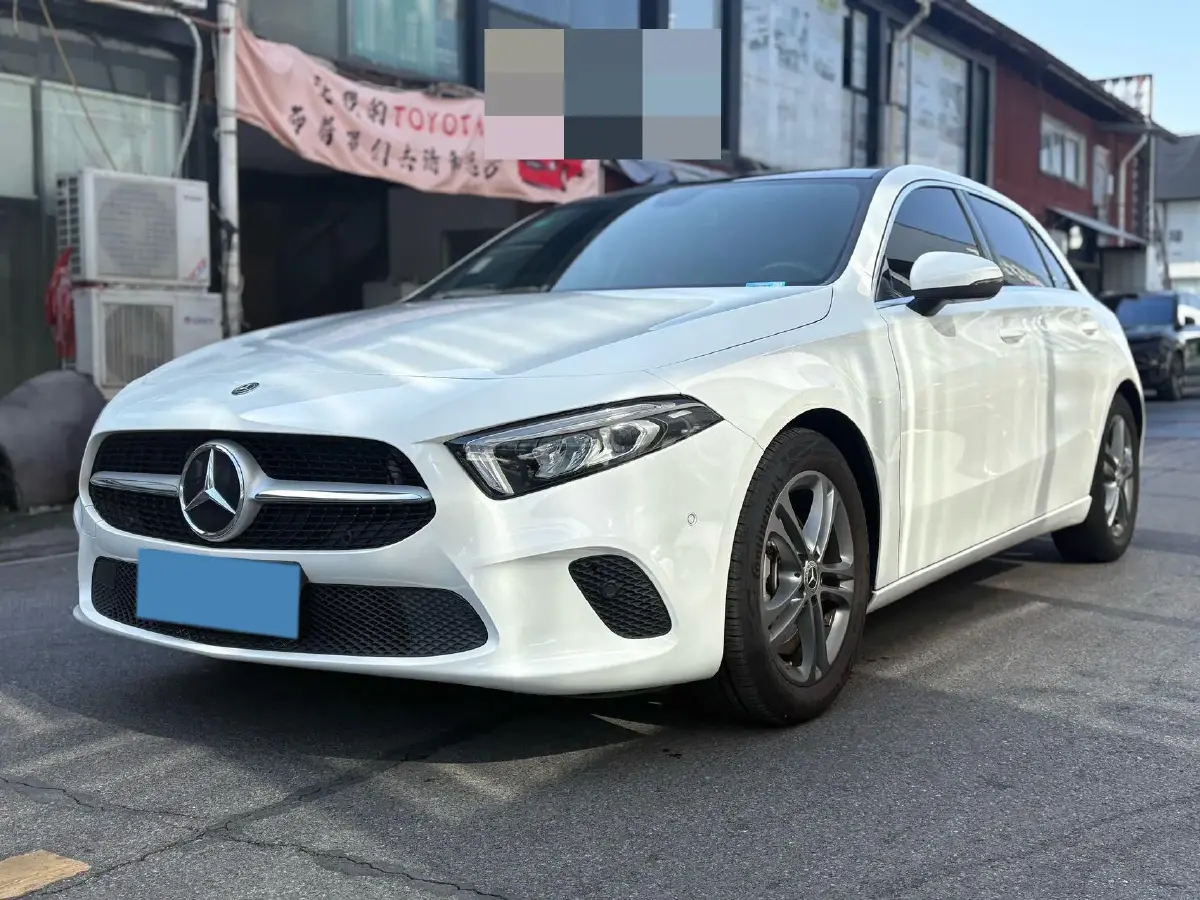 2019 Mercedes-Benz A Class 1.3T 163HP L4 7DCT