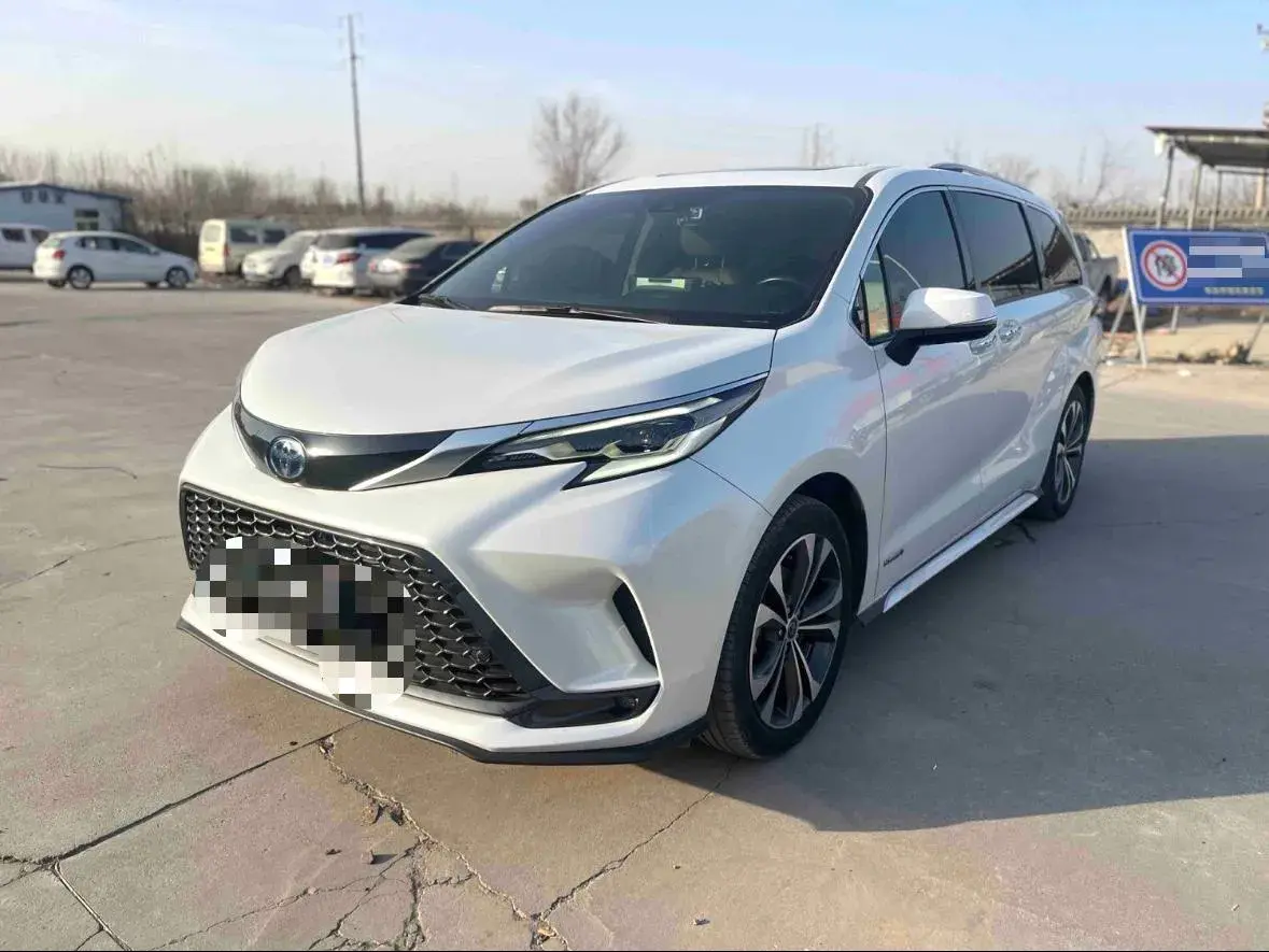 2023 Toyota Granvia 2.5L 189HP L4 E-CVT Hybrid