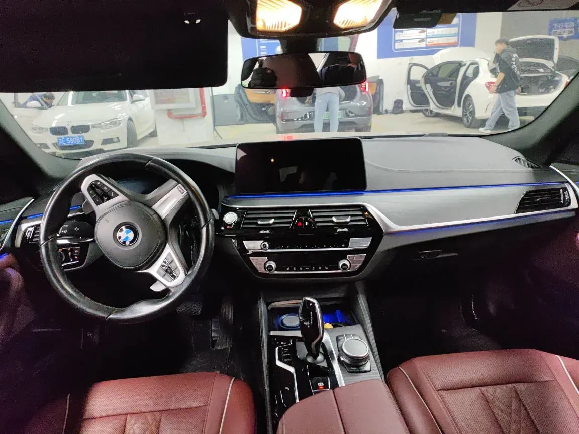 2021 BMW 5 Series 2.0T 252HP L4 8AT,autocango,china used car exporter,china ev exporter,chinese used car exporter,chinese used ev exporter