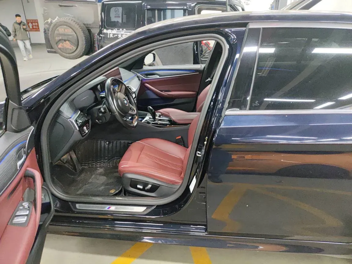 2021 BMW 5 Series 2.0T 252HP L4 8AT,autocango,china used car exporter,china ev exporter,chinese used car exporter,chinese used ev exporter