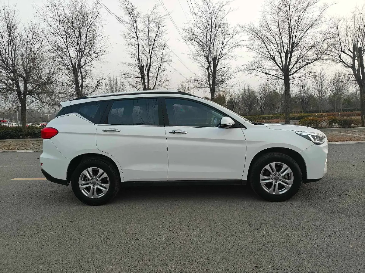 2017 Haval M6 1.5T 150HP L4 6AT,autocango,china used car exporter,china ev exporter,chinese used car exporter,chinese used ev exporter