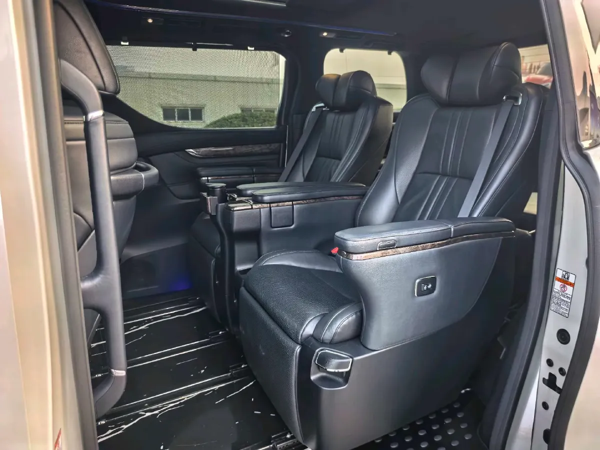 2018 Toyota Alphard 3.5L 301HP V6 8AT,autocango,china used car exporter,china ev exporter,chinese used car exporter,chinese used ev exporter