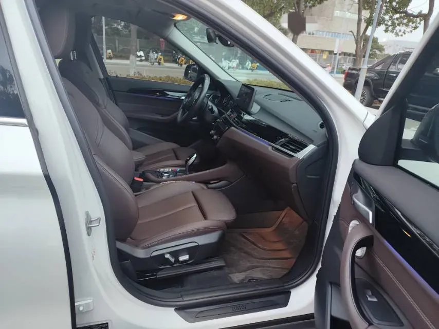 2021 BMW X1 2.0T 192HP L4 7DCT,autocango,china used car exporter,china ev exporter,chinese used car exporter,chinese used ev exporter