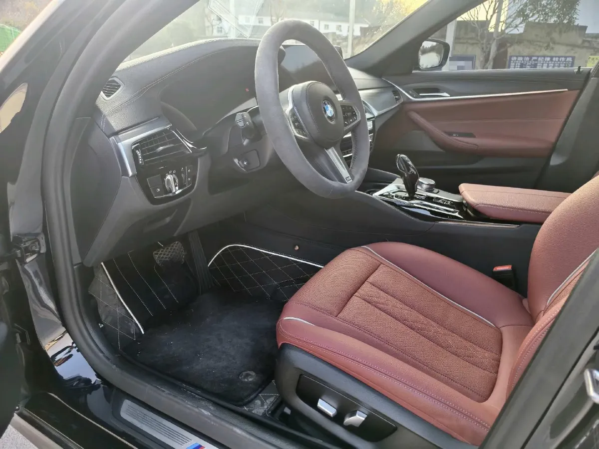 2021 BMW 5 Series 2.0T 252HP L4 8AT,autocango,china used car exporter,china ev exporter,chinese used car exporter,chinese used ev exporter