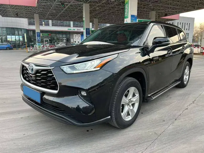 2023 Toyota Highlander 2.5L 189HP L4 E-CVT Hybrid 2023 Toyota Highlander 2.5L 189HP L4 E-CVT Hybrid