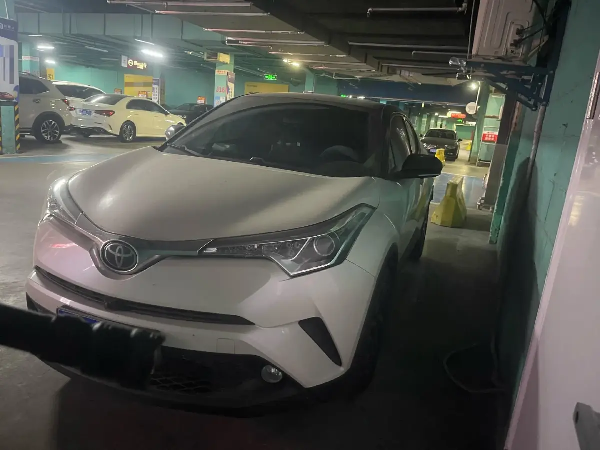 2018 Toyota C-HR 2.0L 171HP L4 CVT