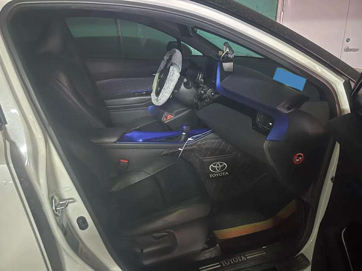 2018 Toyota C-HR 2.0L 171HP L4 CVT,autocango,china used car exporter,china ev exporter,chinese used car exporter,chinese used ev exporter