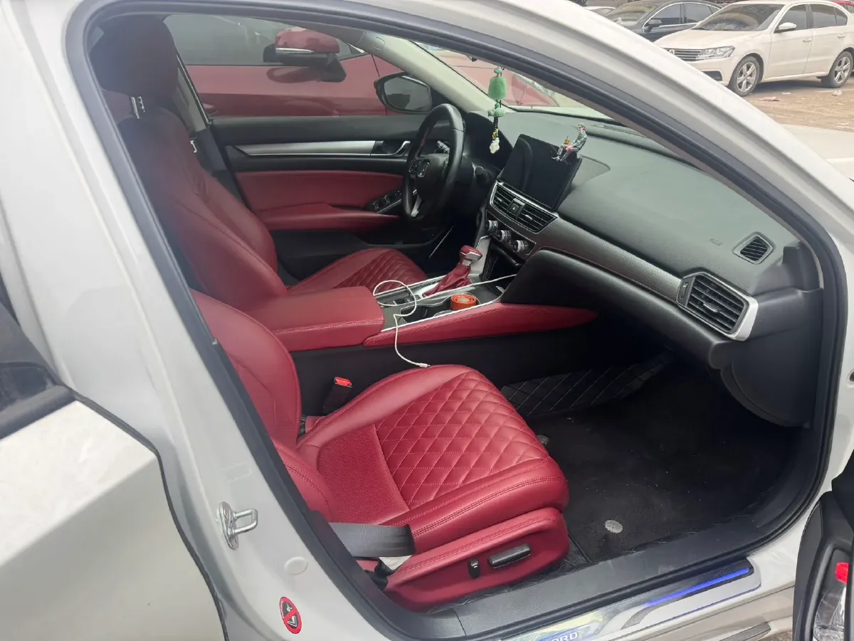 2022 Honda Accord 1.5T 194HP L4 CVT,autocango,china used car exporter,china ev exporter,chinese used car exporter,chinese used ev exporter