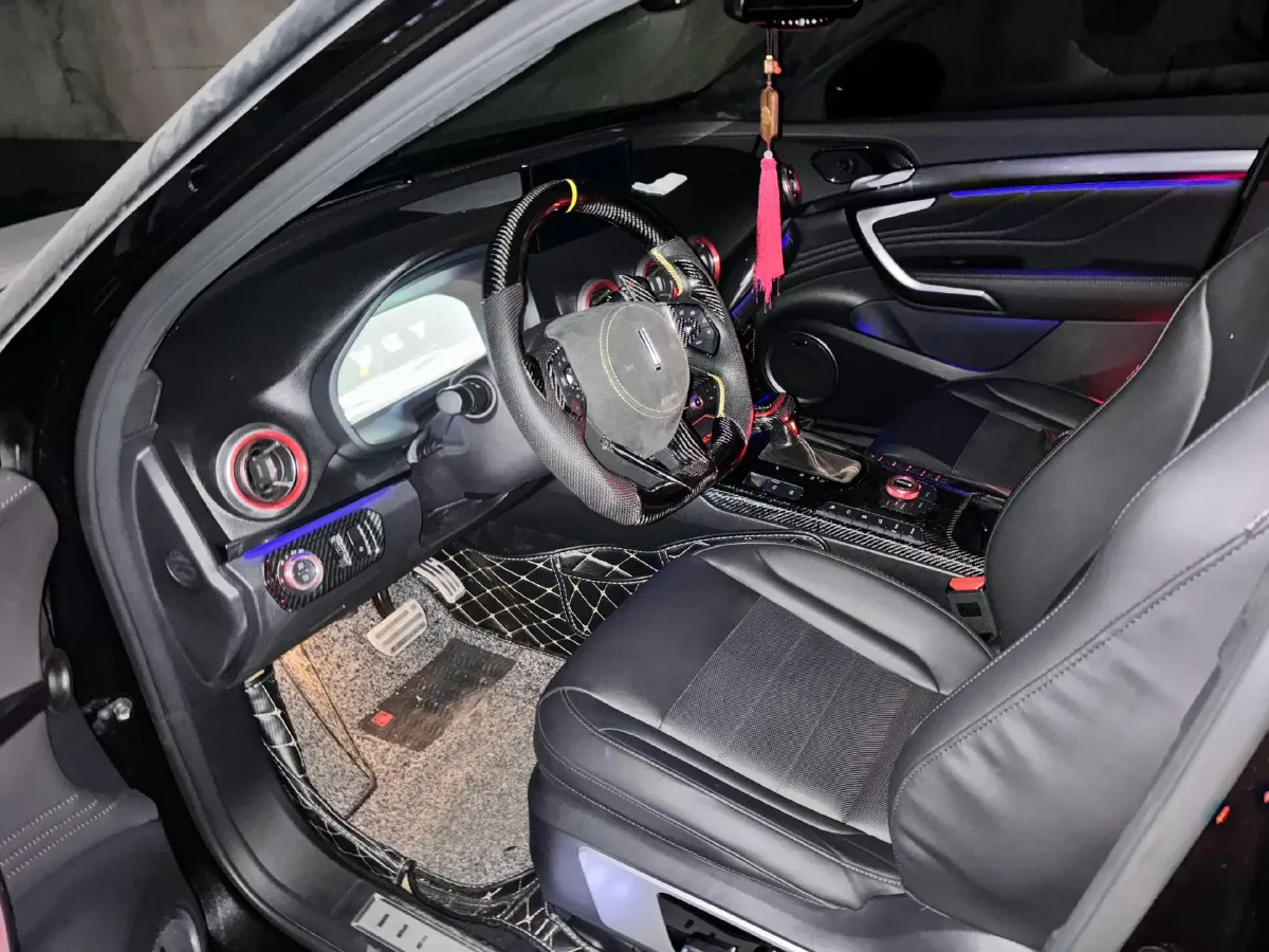 2017 WEY VV7 2.0T 234HP L4 7DCT,autocango,china used car exporter,china ev exporter,chinese used car exporter,chinese used ev exporter