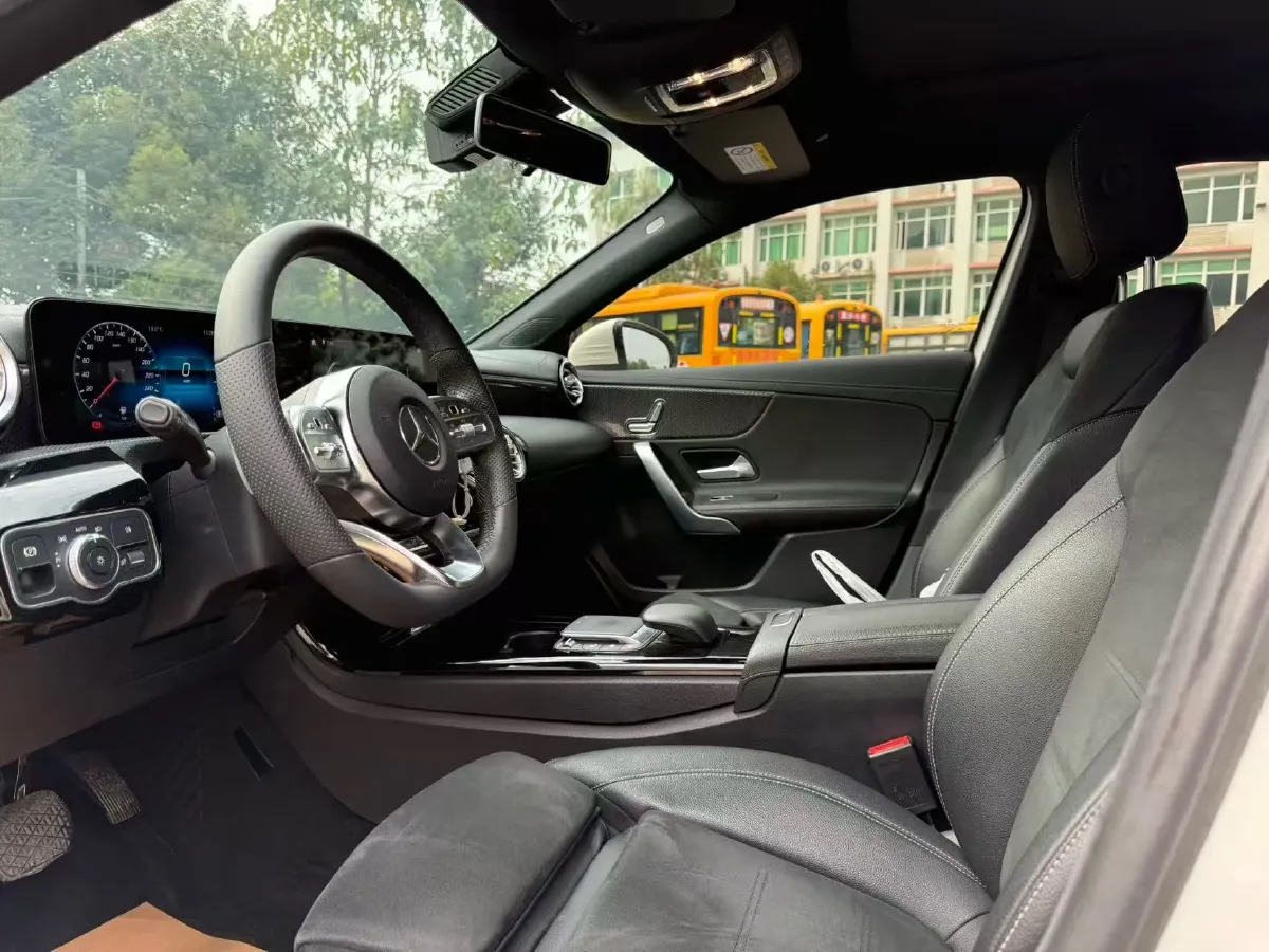 2020 Mercedes-Benz A Class 1.3T 136HP L4 7DCT,autocango,china used car exporter,china ev exporter,chinese used car exporter,chinese used ev exporter
