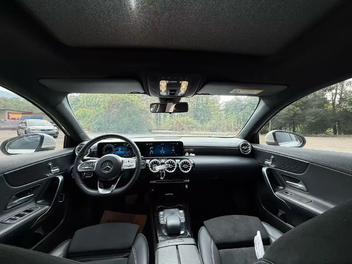 2020 Mercedes-Benz A Class 1.3T 136HP L4 7DCT,autocango,china used car exporter,china ev exporter,chinese used car exporter,chinese used ev exporter