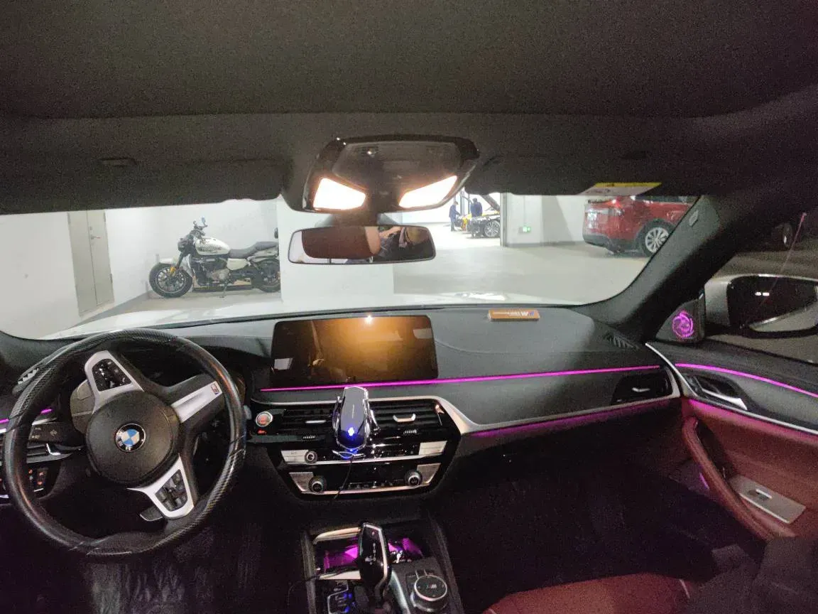 2022 BMW 5 Series 2.0T 252HP L4 8AT,autocango,china used car exporter,china ev exporter,chinese used car exporter,chinese used ev exporter