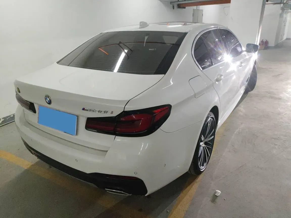 2022 BMW 5 Series 2.0T 252HP L4 8AT,autocango,china used car exporter,china ev exporter,chinese used car exporter,chinese used ev exporter