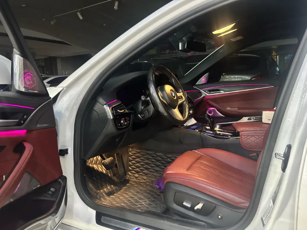 2022 BMW 5 Series 2.0T 252HP L4 8AT,autocango,china used car exporter,china ev exporter,chinese used car exporter,chinese used ev exporter