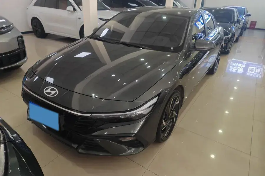 2023 Hyundai Elantra 1.5L 115HP L4 CVT