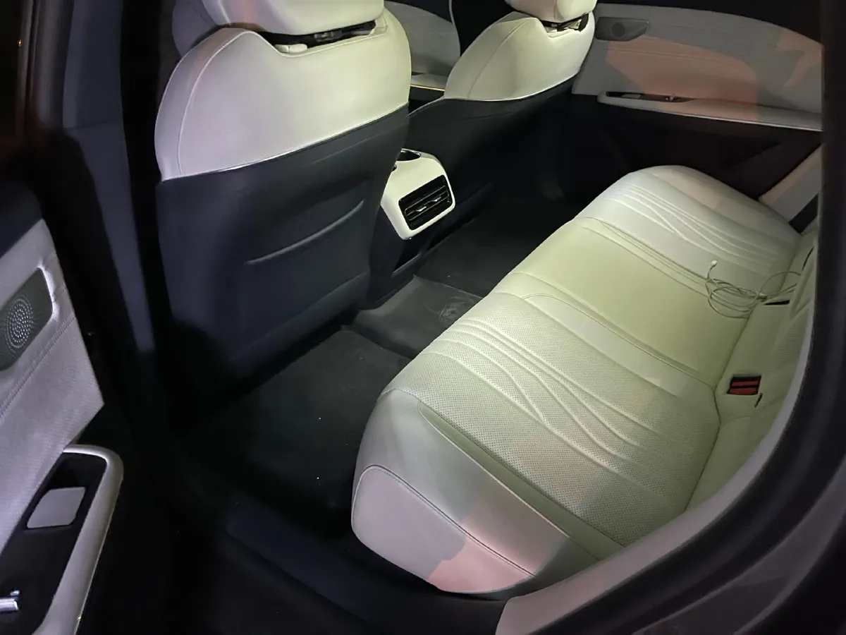 2024 Geely Galaxy E8 BEV 76KWH,autocango,china used car exporter,china ev exporter,chinese used car exporter,chinese used ev exporter