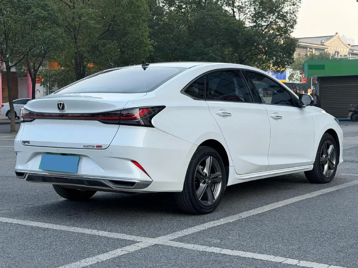 2023 ChangAn Raeton Plus 1.5T 188HP L4 7DCT,autocango,china used car exporter,china ev exporter,chinese used car exporter,chinese used ev exporter