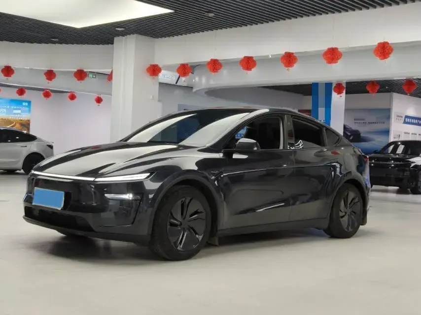 2025 Tesla Model Y BEV 78.4KWH