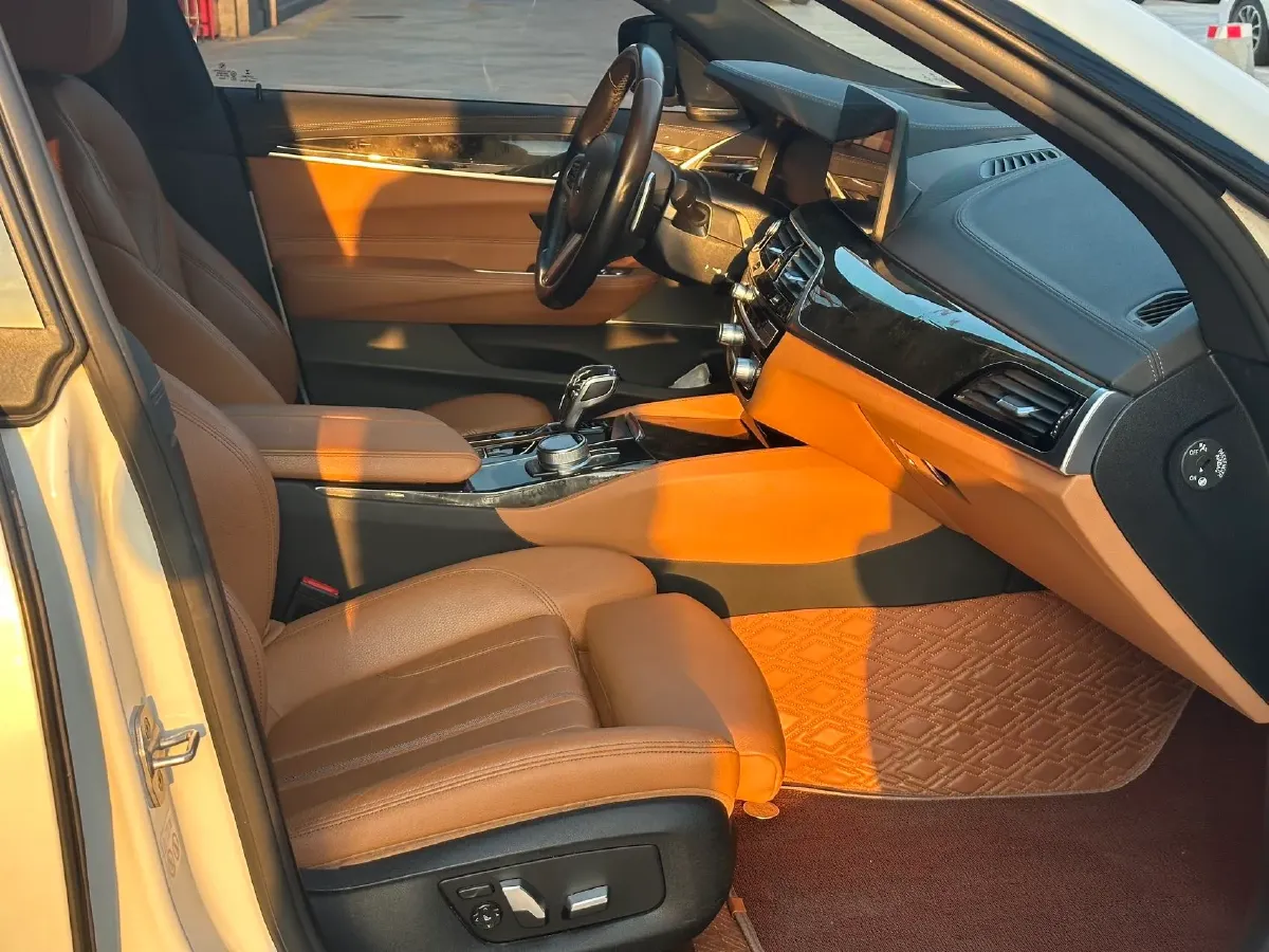 2021 BMW 6 Series GT 2.0T 258HP L4 8AT,autocango,china used car exporter,china ev exporter,chinese used car exporter,chinese used ev exporter