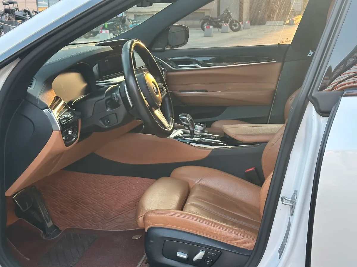 2021 BMW 6 Series GT 2.0T 258HP L4 8AT,autocango,china used car exporter,china ev exporter,chinese used car exporter,chinese used ev exporter