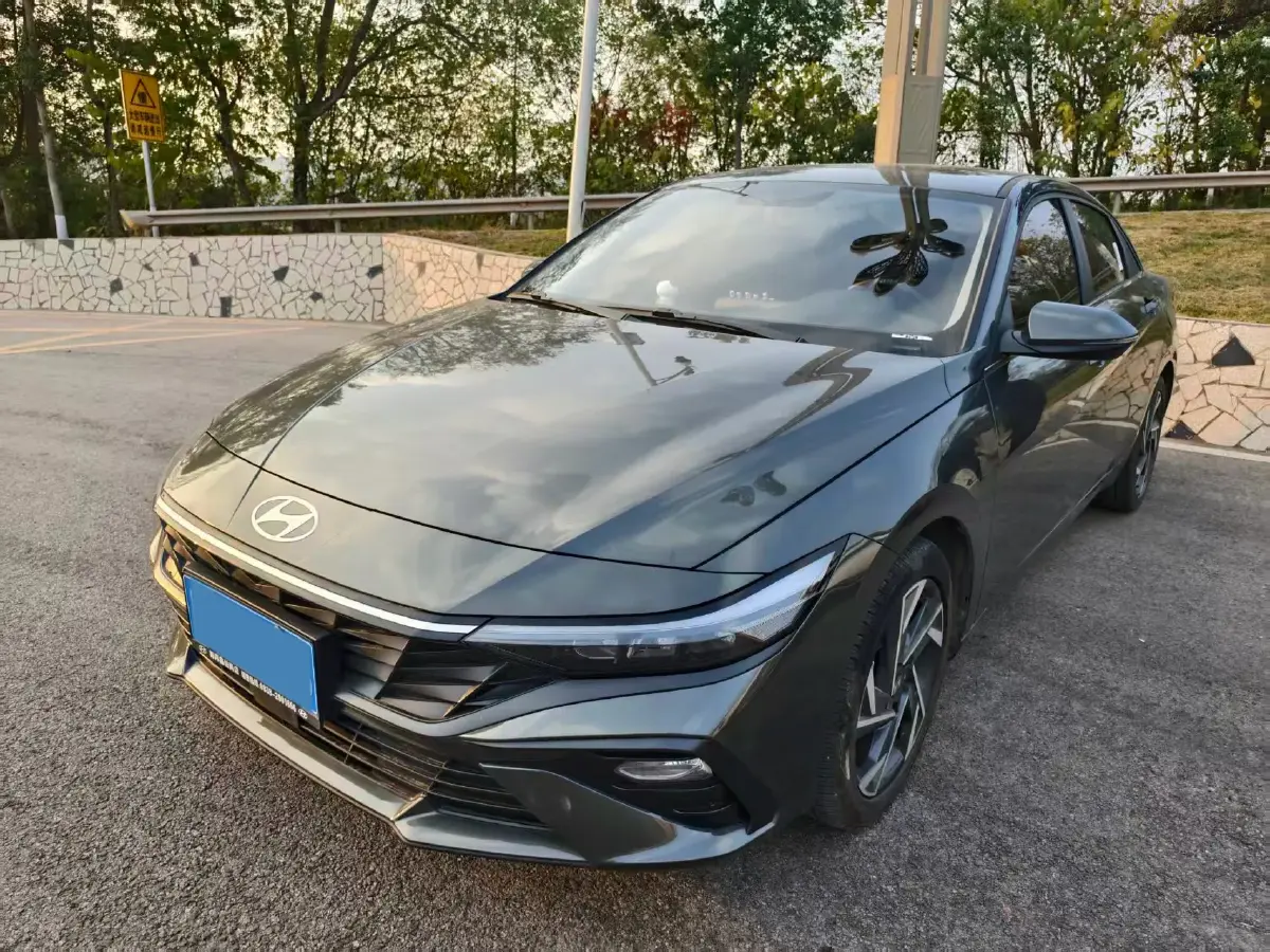 2022 Hyundai Elantra 1.5L 115HP L4 CVT