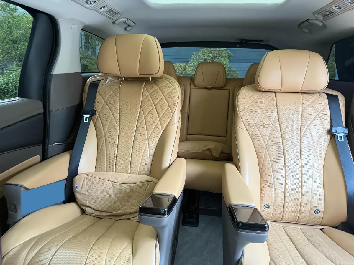 2022 Mercedes-Benz GLC Class 2.0T 197HP L4 9AT,autocango,china used car exporter,china ev exporter,chinese used car exporter,chinese used ev exporter