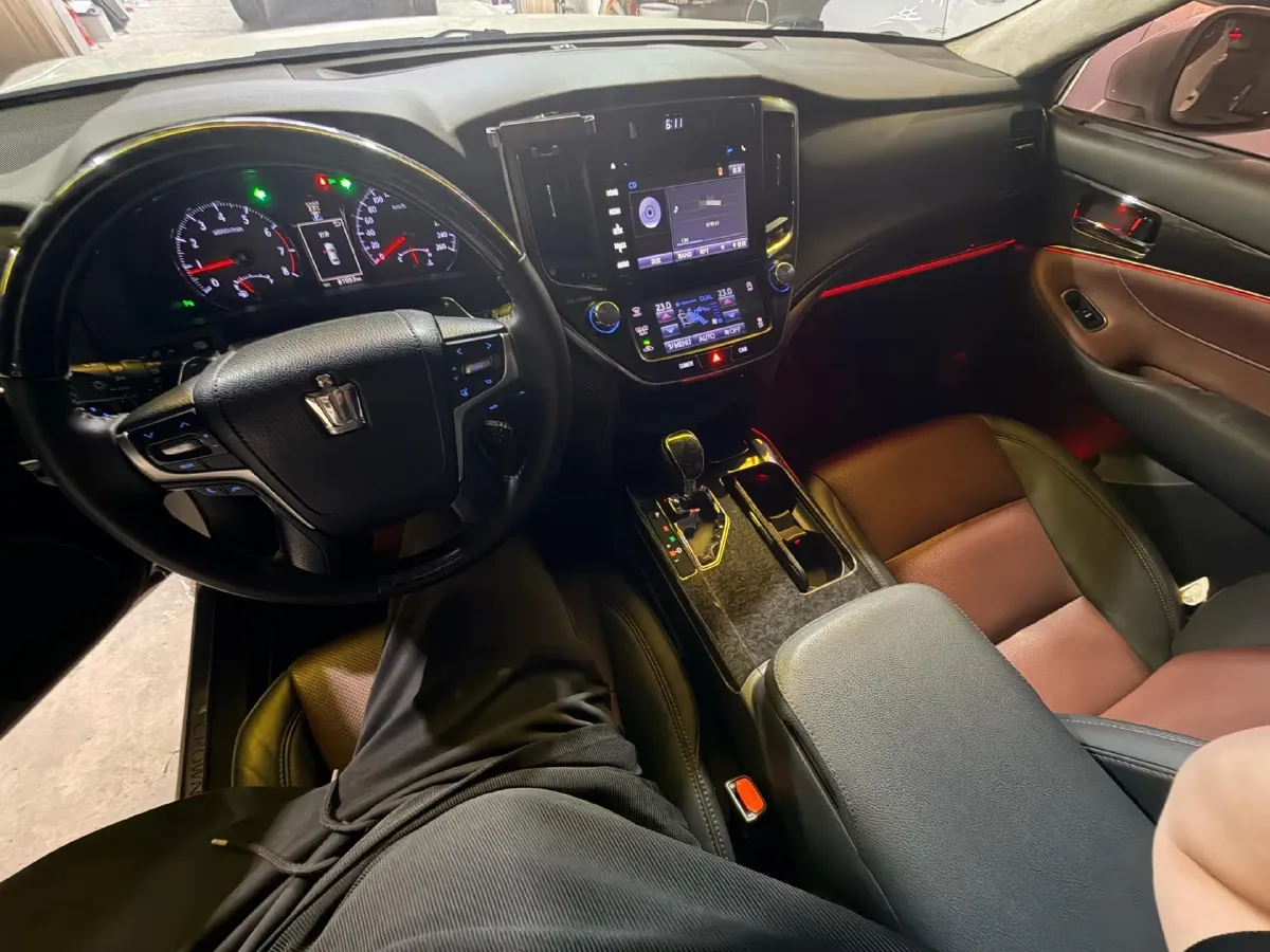 2018 Toyota Highlander 2.0T 220HP L4 6AT,autocango,china used car exporter,china ev exporter,chinese used car exporter,chinese used ev exporter