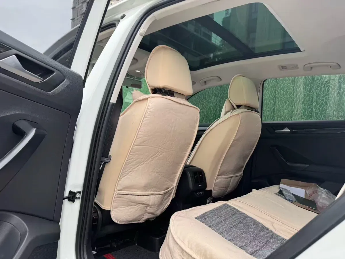 2019 Volkswagen T-Roc 1.4T 150HP L4 7DCT,autocango,china used car exporter,china ev exporter,chinese used car exporter,chinese used ev exporter