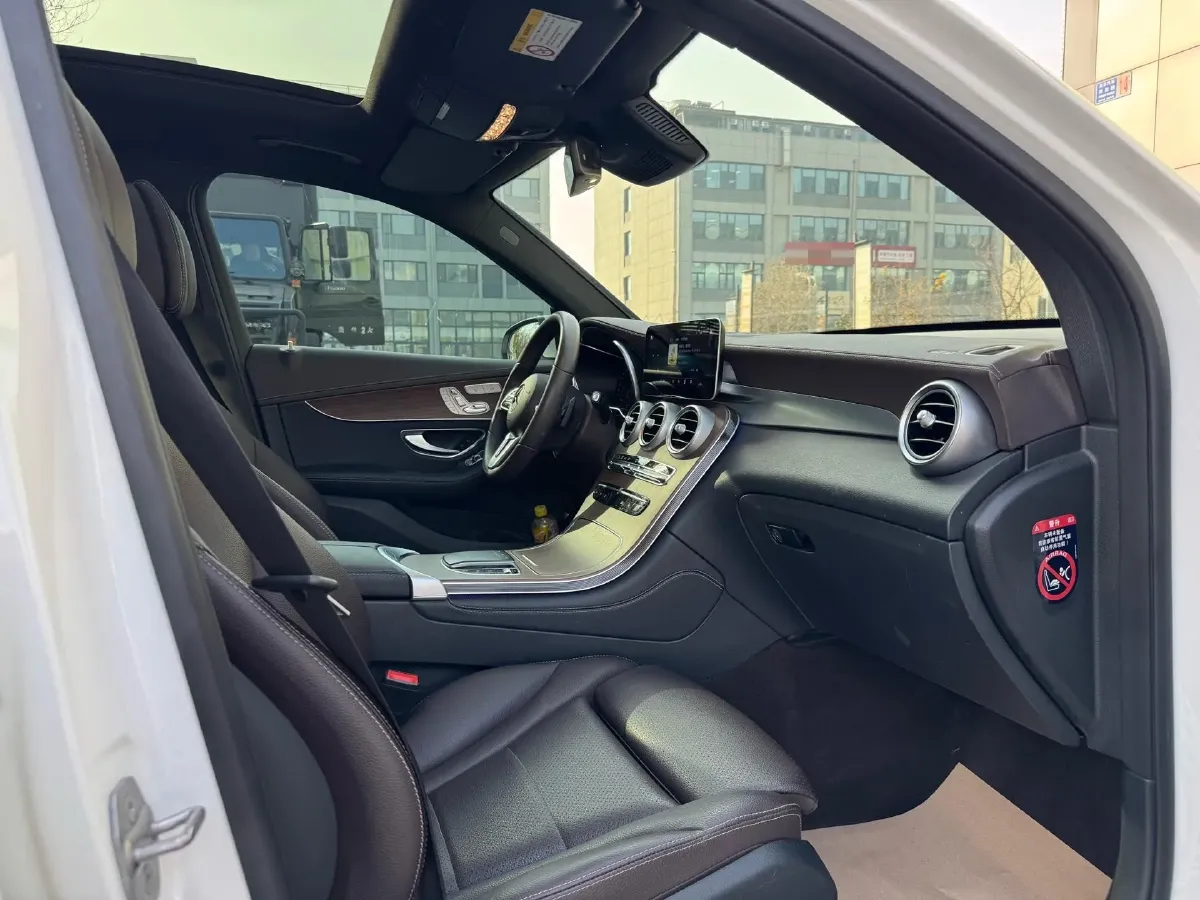 2021 Mercedes-Benz GLC Class 2.0T 258HP L4 9AT,autocango,china used car exporter,china ev exporter,chinese used car exporter,chinese used ev exporter