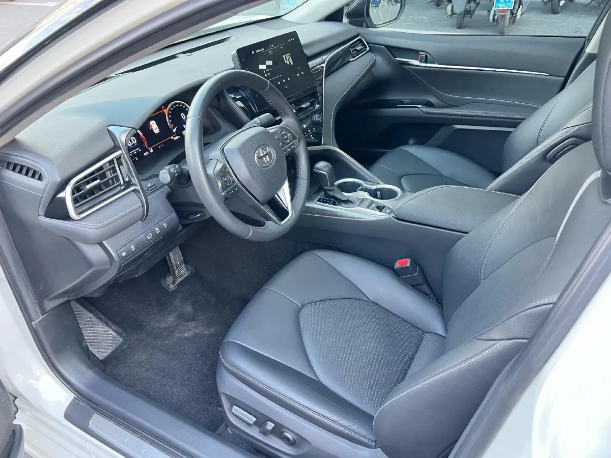 2021 Toyota Camry 2.5L 209HP L4 8AT,autocango,china used car exporter,china ev exporter,chinese used car exporter,chinese used ev exporter