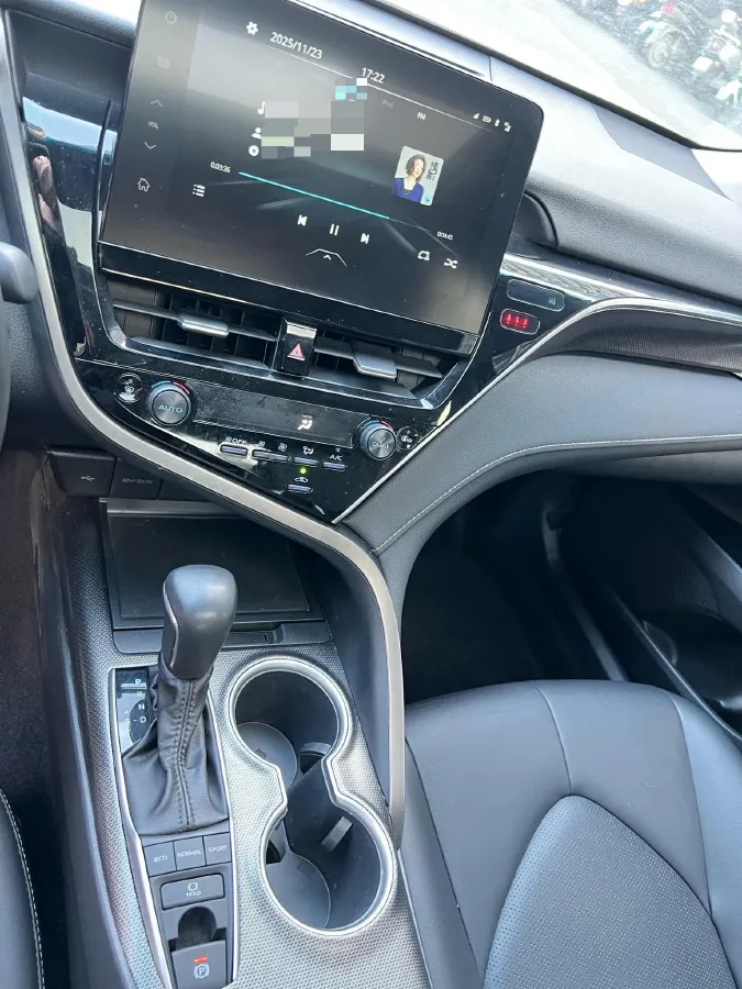 2021 Toyota Camry 2.5L 209HP L4 8AT,autocango,china used car exporter,china ev exporter,chinese used car exporter,chinese used ev exporter