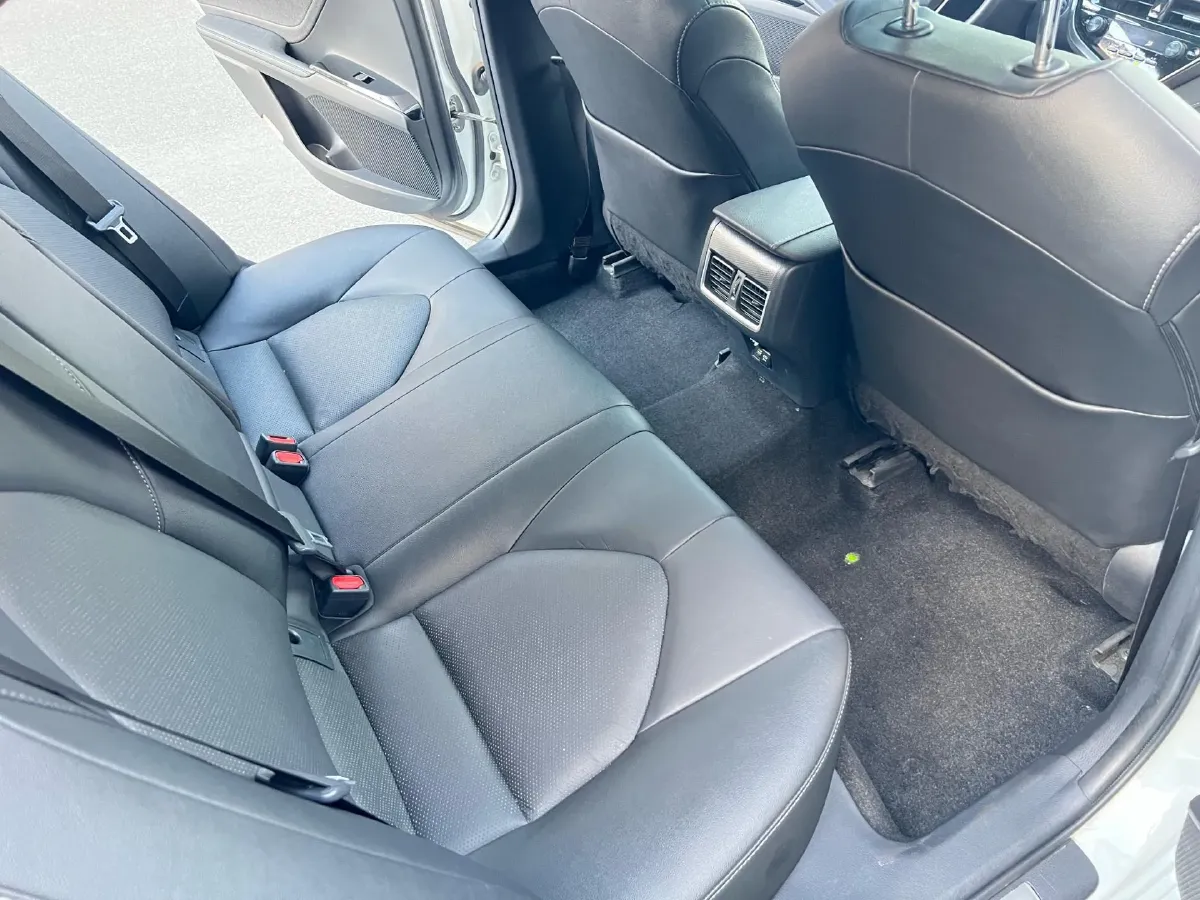 2021 Toyota Camry 2.5L 209HP L4 8AT,autocango,china used car exporter,china ev exporter,chinese used car exporter,chinese used ev exporter