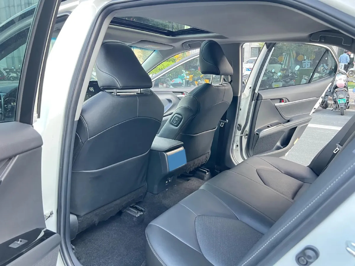 2021 Toyota Camry 2.5L 209HP L4 8AT,autocango,china used car exporter,china ev exporter,chinese used car exporter,chinese used ev exporter