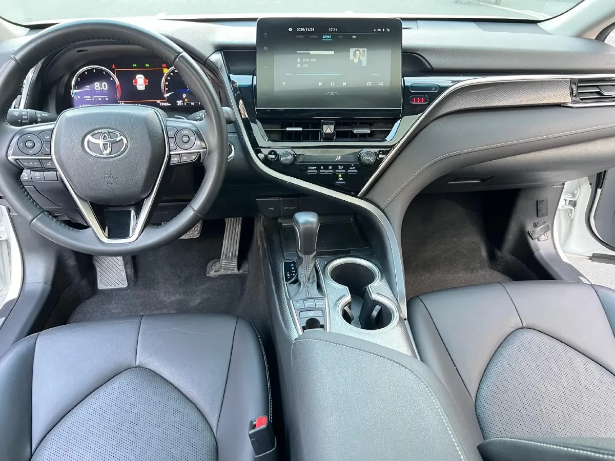 2021 Toyota Camry 2.5L 209HP L4 8AT,autocango,china used car exporter,china ev exporter,chinese used car exporter,chinese used ev exporter