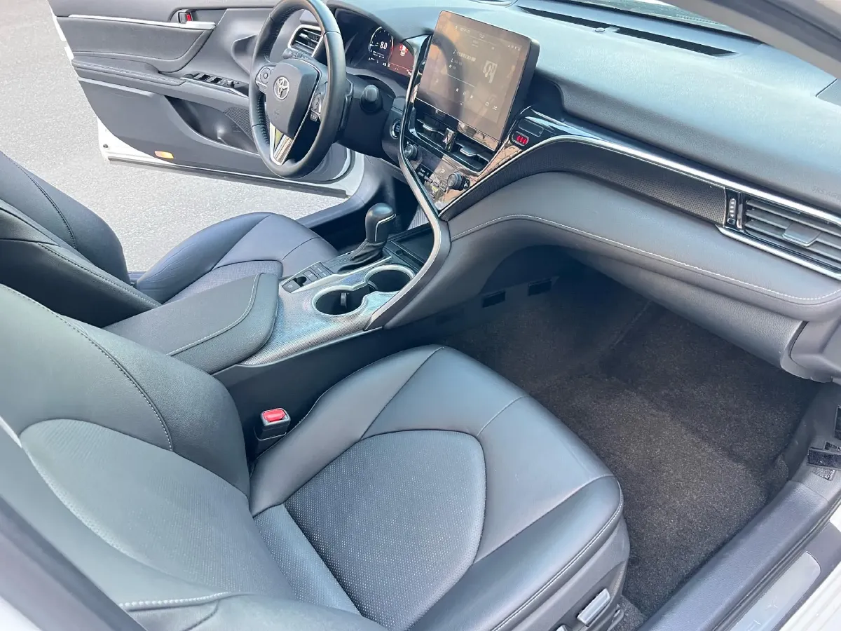 2021 Toyota Camry 2.5L 209HP L4 8AT,autocango,china used car exporter,china ev exporter,chinese used car exporter,chinese used ev exporter