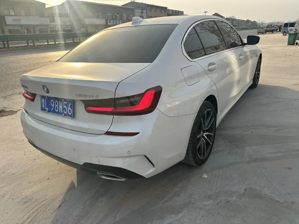 2022 BMW 3 Series 2.0T 156HP L4 8AT,autocango,china used car exporter,china ev exporter,chinese used car exporter,chinese used ev exporter