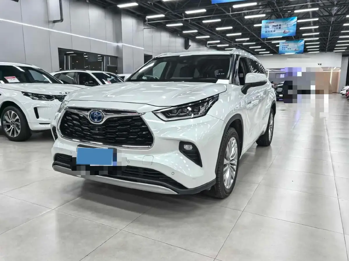 2022 Toyota Highlander 2.5L 192HP L4 E-CVT Hybrid