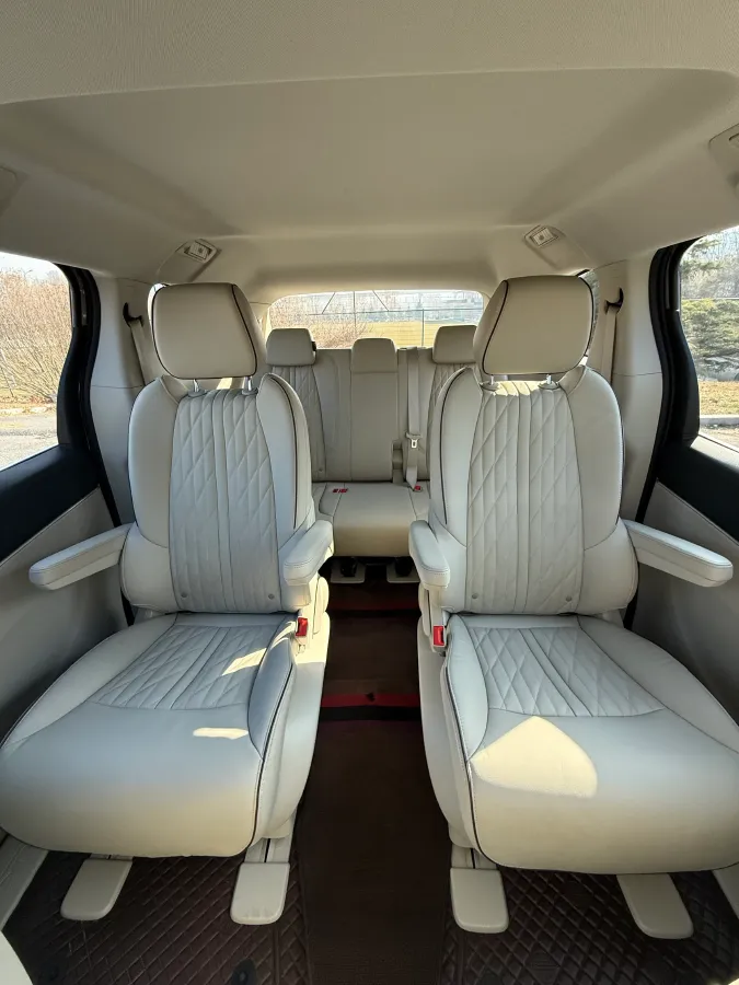 2022 Buick GL8 2.0T 237HP L4 9AT,autocango,china used car exporter,china ev exporter,chinese used car exporter,chinese used ev exporter