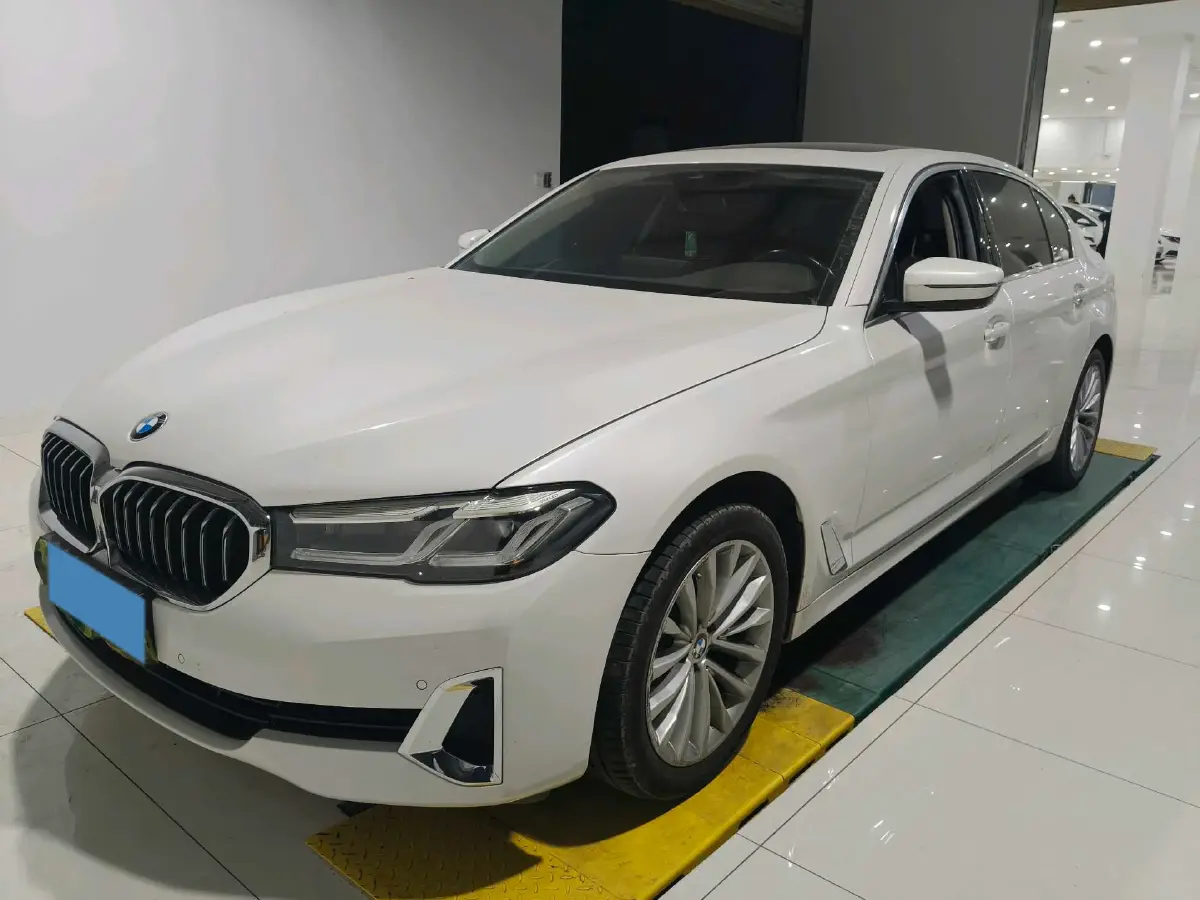 2021 BMW 5 Series 2.0T 184HP L4 8AT