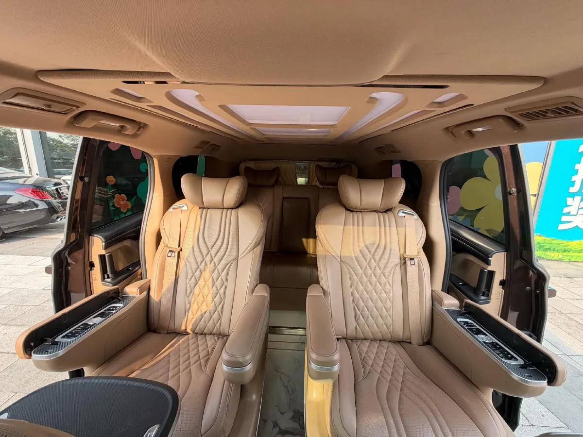 2022 Buick GL8 2.0T 237HP L4 9AT,autocango,china used car exporter,china ev exporter,chinese used car exporter,chinese used ev exporter