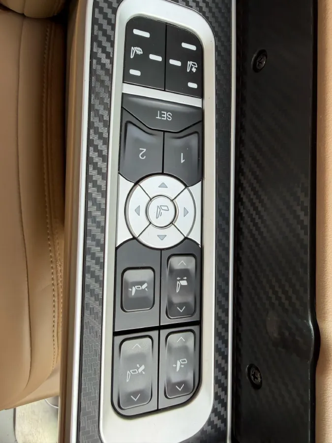 2022 Buick GL8 2.0T 237HP L4 9AT,autocango,china used car exporter,china ev exporter,chinese used car exporter,chinese used ev exporter